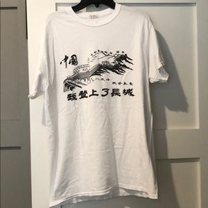 Oversized Great Wall of China graphic tee